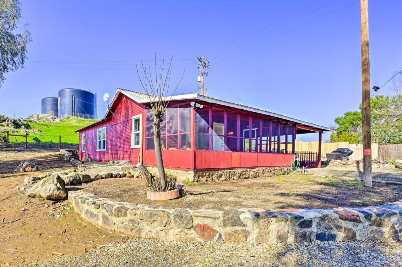 Peaceful Ranch Home With Sierra Nevada Views Woodlake Exterior foto